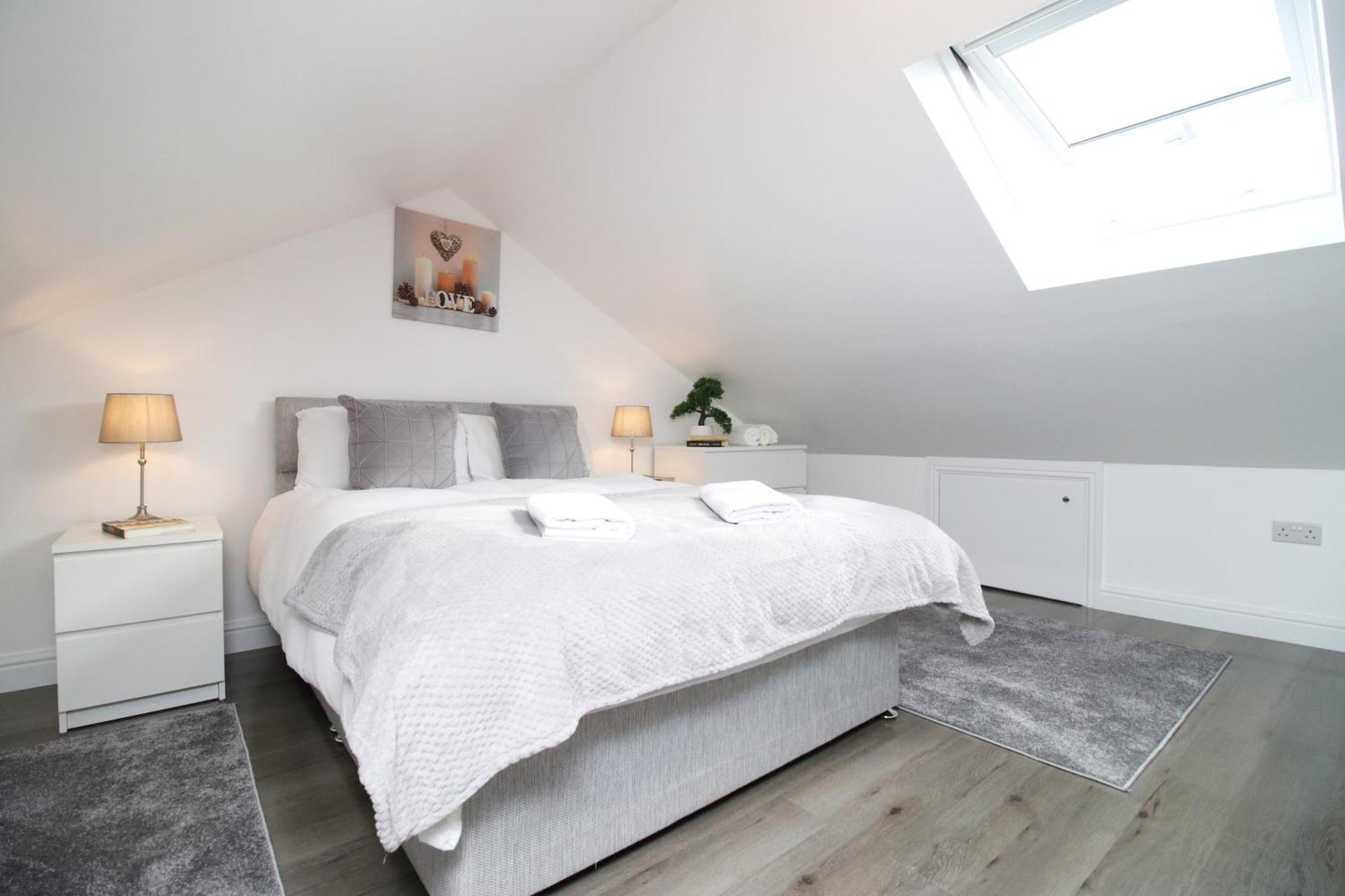 Modern Guesthouse, Fast Wi-Fi, Street Free Parking, Central, Fully Equipped Cardiff Bagian luar foto