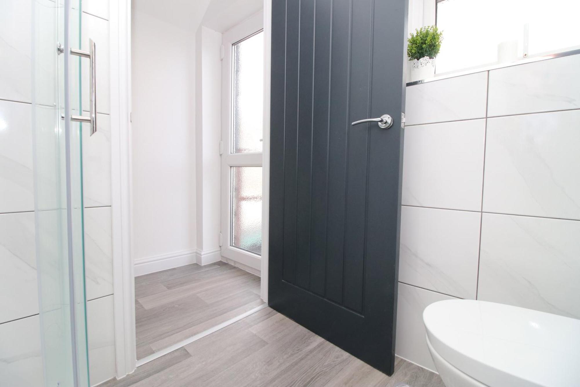 Modern Guesthouse, Fast Wi-Fi, Street Free Parking, Central, Fully Equipped Cardiff Bagian luar foto