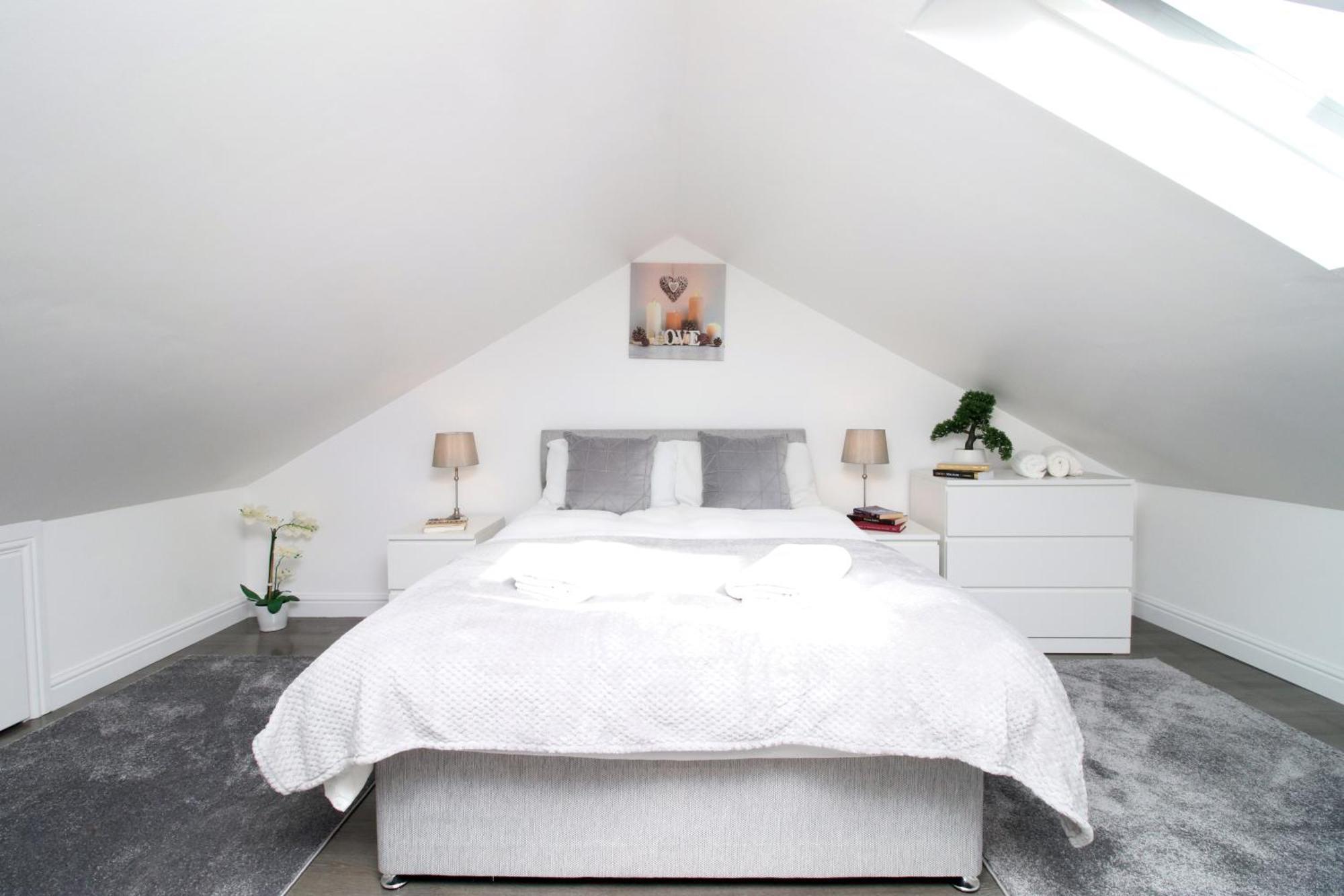 Modern Guesthouse, Fast Wi-Fi, Street Free Parking, Central, Fully Equipped Cardiff Bagian luar foto