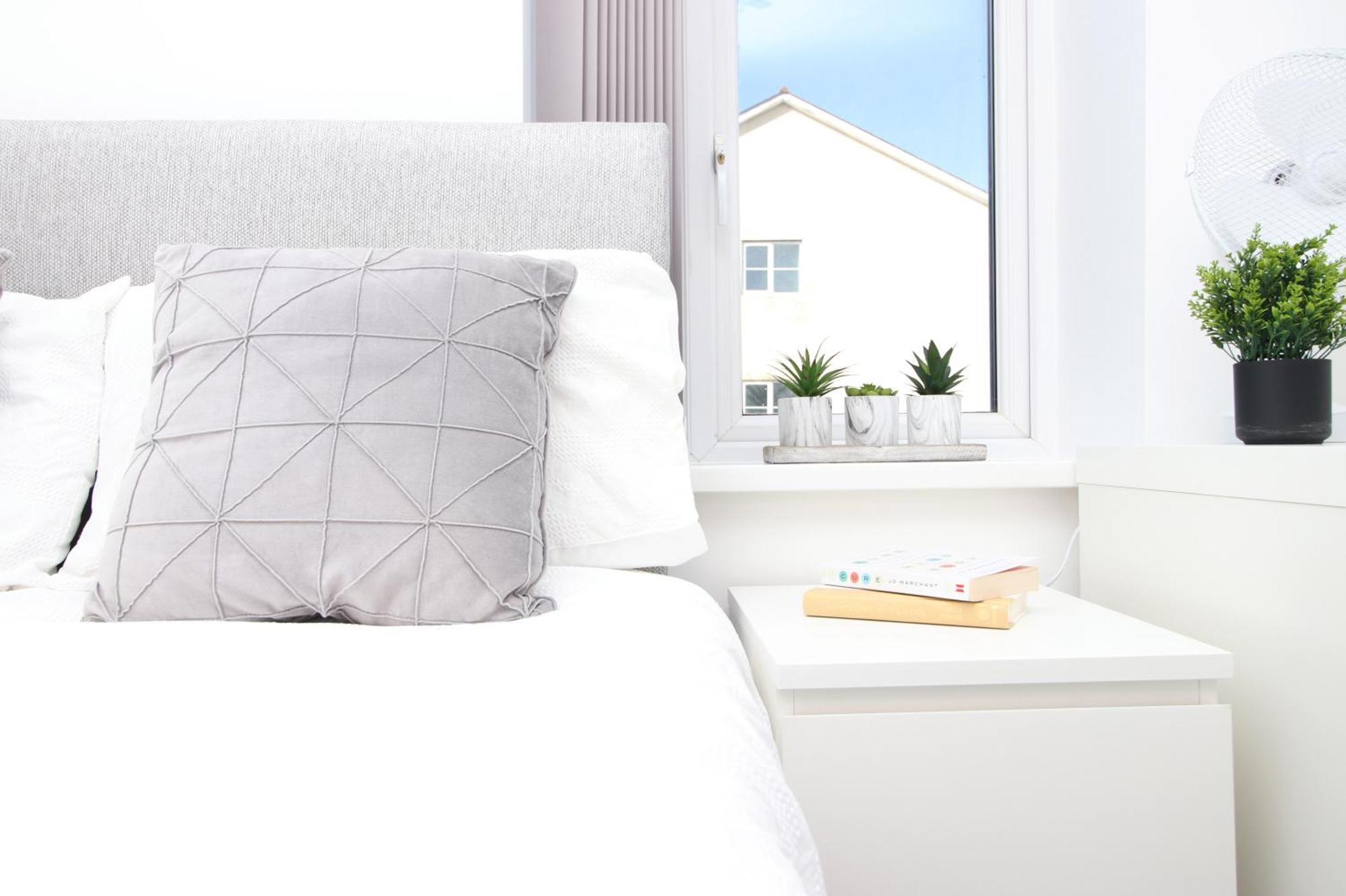 Modern Guesthouse, Fast Wi-Fi, Street Free Parking, Central, Fully Equipped Cardiff Bagian luar foto